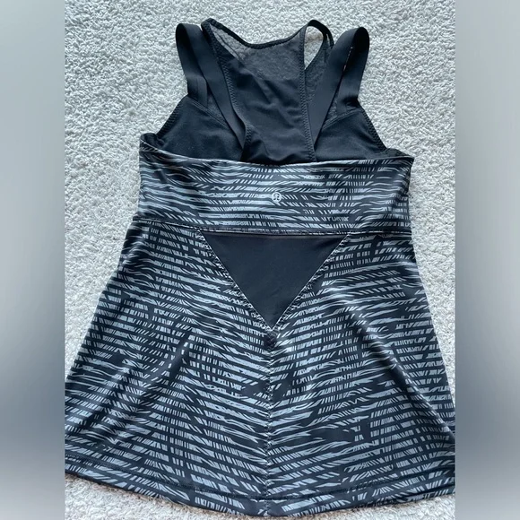 Lululemon Running In The City Tank Stripe Play Slate Black - Picture 5 of 9